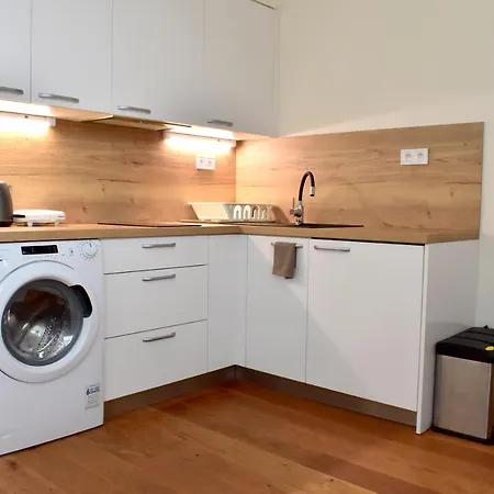 Airstay Apartment: Grebovka